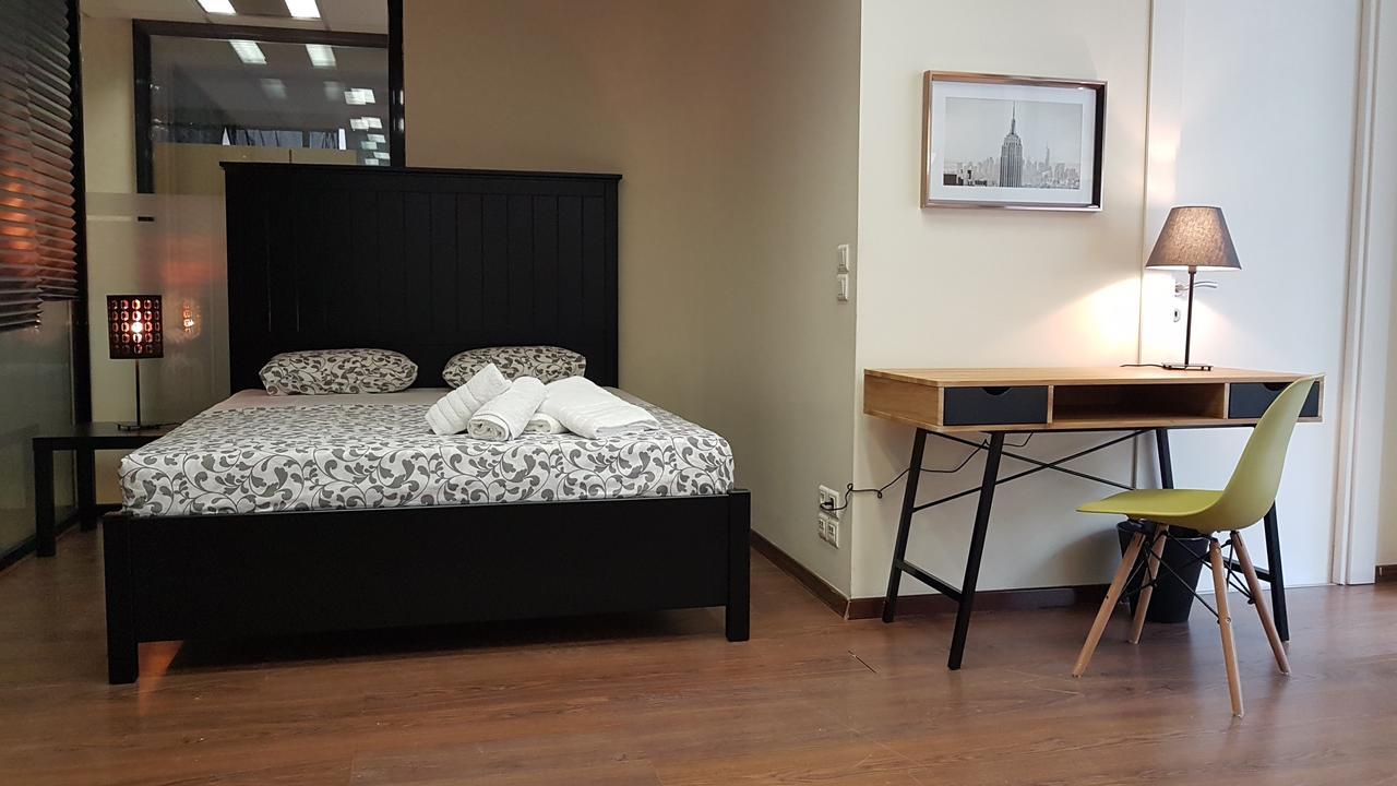 Errathens Cherry And Berry Apartments - Athens Center ภายนอก รูปภาพ
