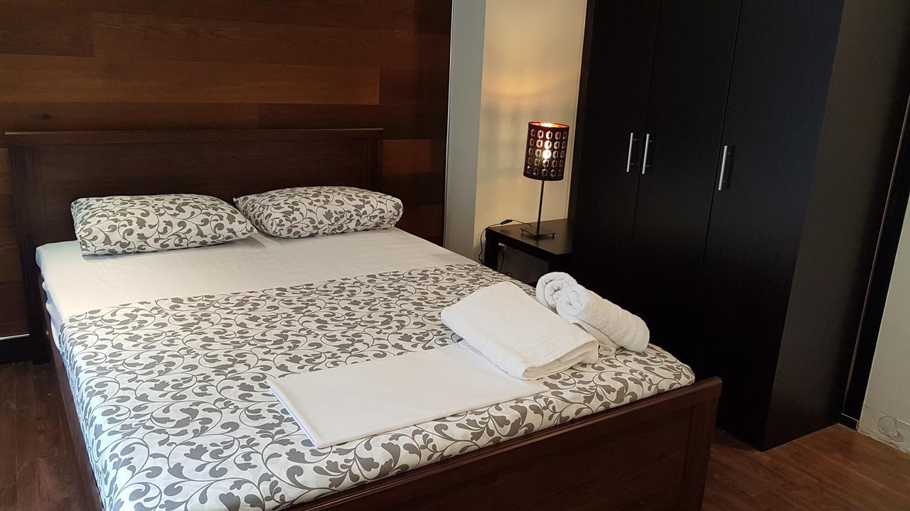 Errathens Cherry And Berry Apartments - Athens Center ภายนอก รูปภาพ
