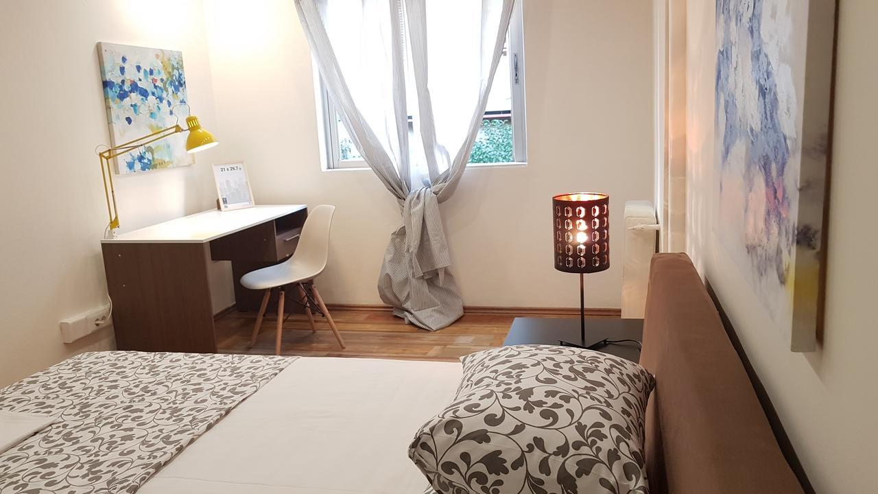 Errathens Cherry And Berry Apartments - Athens Center ภายนอก รูปภาพ