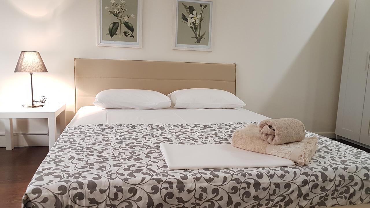Errathens Cherry And Berry Apartments - Athens Center ภายนอก รูปภาพ