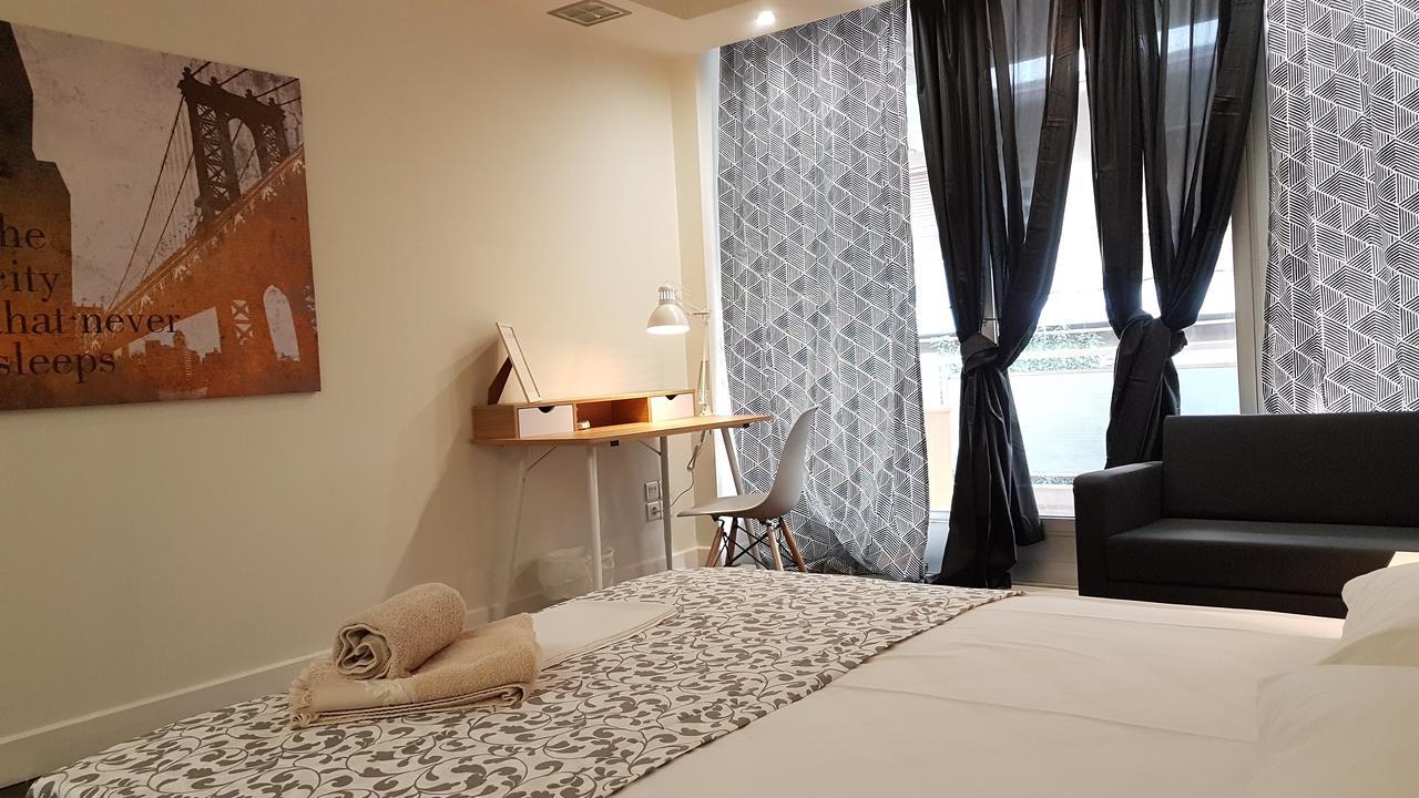 Errathens Cherry And Berry Apartments - Athens Center ภายนอก รูปภาพ