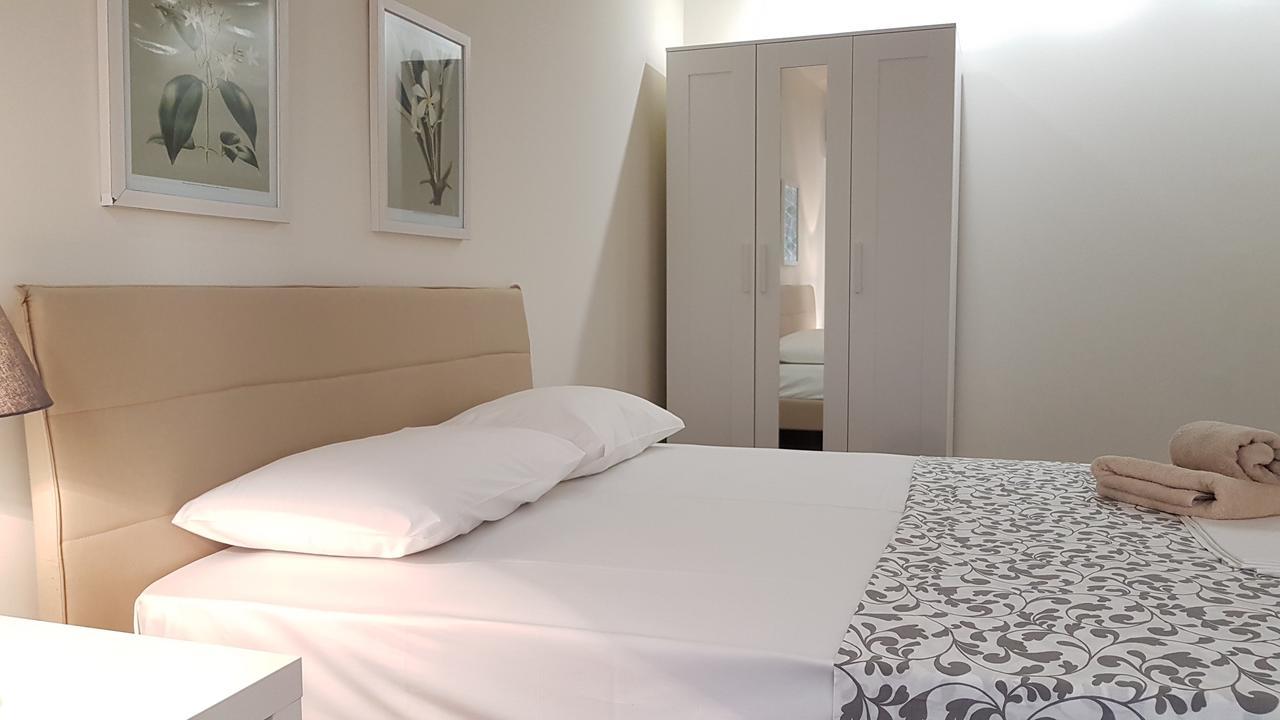 Errathens Cherry And Berry Apartments - Athens Center ภายนอก รูปภาพ